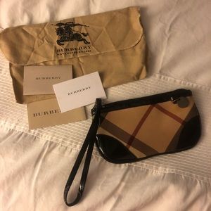 Burberry Lulu Wristlet Black